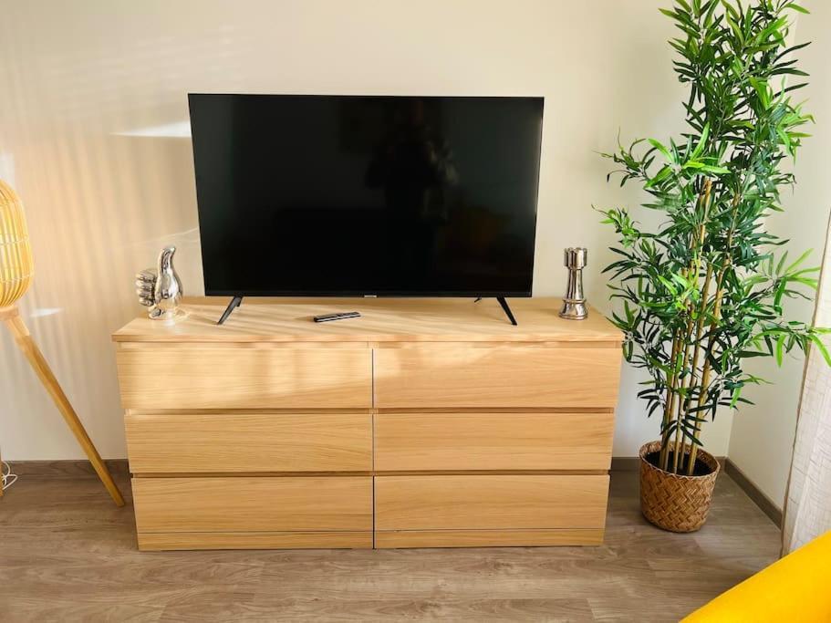 Harmonieux/Bezannes/Pkg Prive Appartement Buitenkant foto