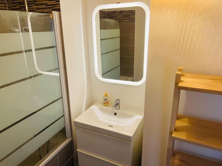 Harmonieux/Bezannes/Pkg Prive Appartement Buitenkant foto